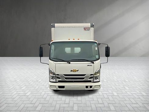 Used 2023 Chevrolet Low Cab Forward 5500XD image 2