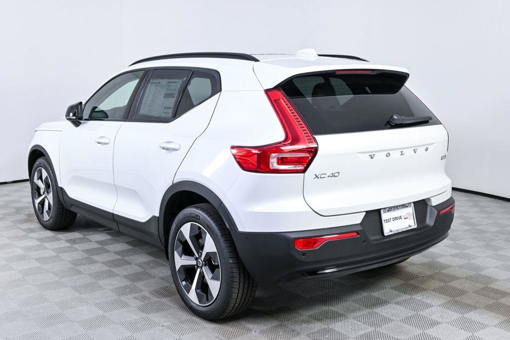 Used 2026 Volvo XC40 B5 Plus w/ Protection Package Premier AWD/4WD image 3