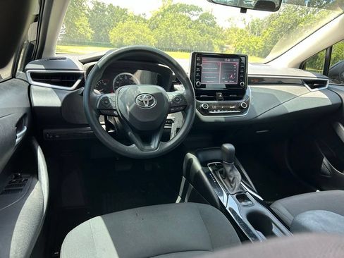 Used 2020 Toyota Corolla LE FWD image 13