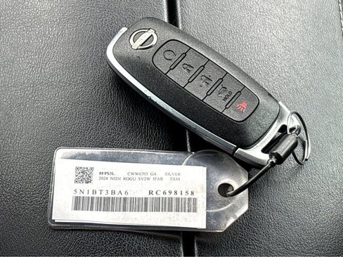 Used 2024 Nissan Rogue SV FWD image 22
