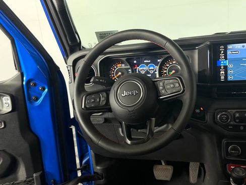 Used 2024 Jeep Wrangler Unlimited Rubicon w/ Capability Package AWD/4WD image 15