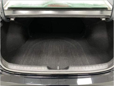 Certified 2025 Hyundai Elantra SEL FWD image 5