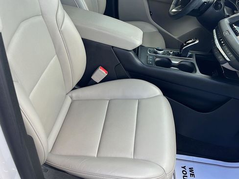 Used 2022 Cadillac XT4 Premium Luxury FWD image 29