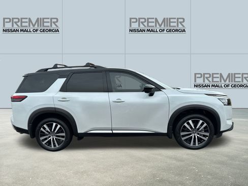 New 2025 Nissan Pathfinder Platinum w/ Cargo Package image 4