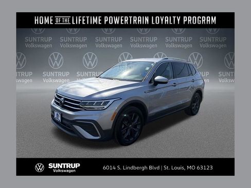 Used 2024 Volkswagen Tiguan SE image 1