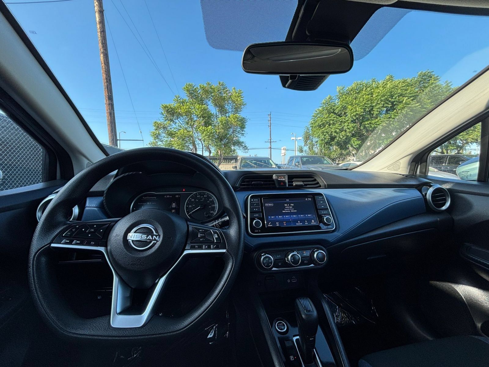 Used 2025 Nissan Versa SV FWD image 32