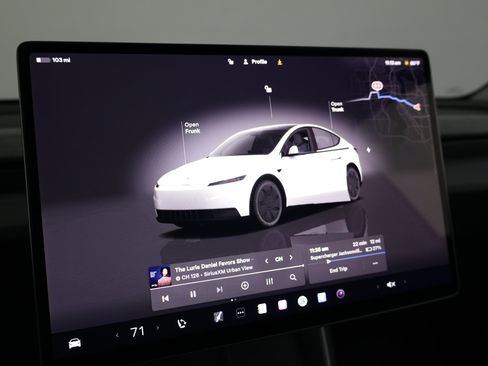 Used 2026 Tesla Model Y 2WD image 14