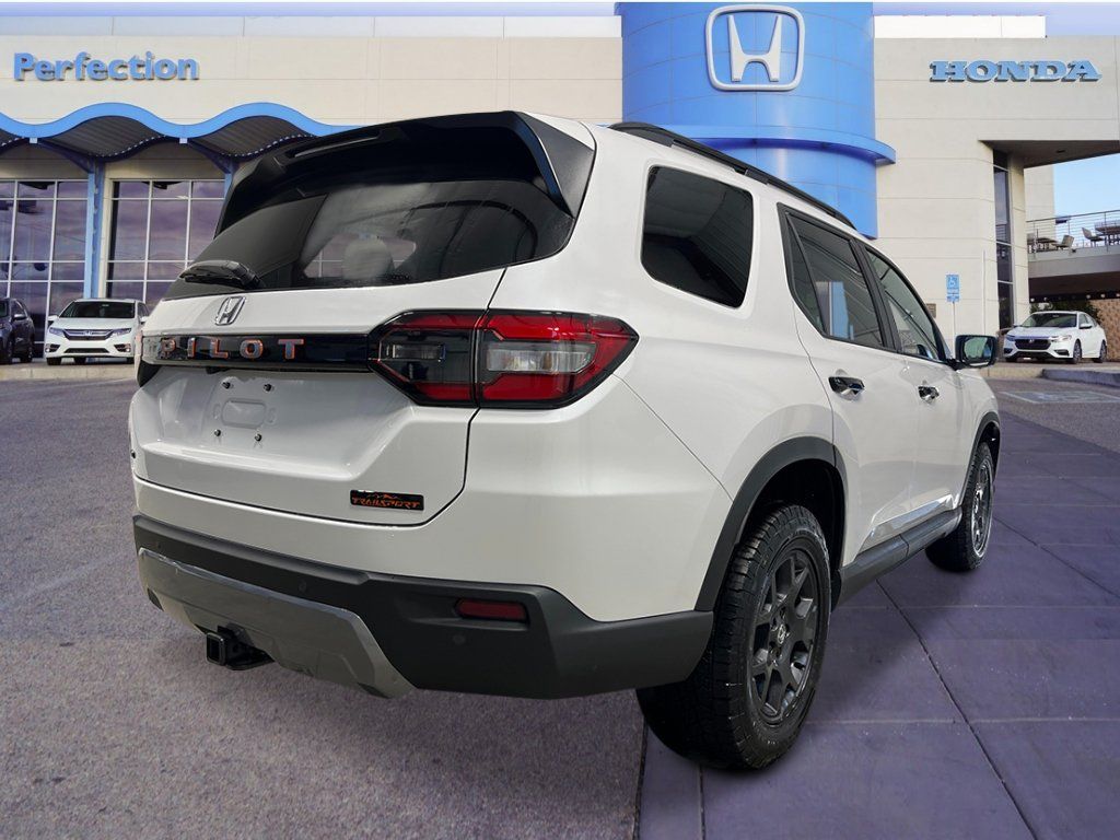 New 2026 Honda Pilot TrailSport image 5
