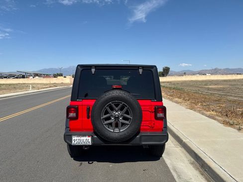 Used 2025 Jeep Wrangler Unlimited Sport AWD/4WD image 7