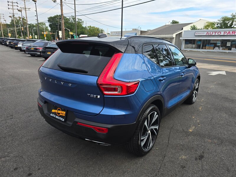 Used 2020 Volvo XC40 T5 R-Design w/ Protection Package Premier AWD/4WD image 3