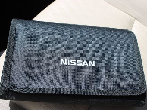 Used 2017 Nissan Rogue S FWD image 50