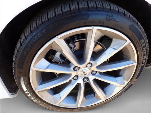 Used 2021 Volvo S60 T5 Momentum w/ Premium Package image 7