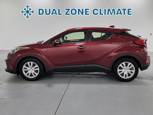 Used 2019 Toyota C-HR LE FWD image 5