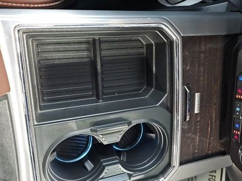 Used 2017 Ford F250 Platinum w/ Platinum Ultimate Package image 18