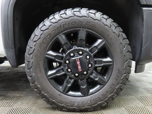 Used 2025 GMC Sierra 3500 AT4 w/ AT4 Premium Plus Package image 8