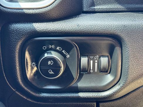 Used 2019 RAM 1500 Big Horn AWD/4WD image 25