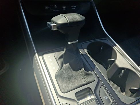 New 2026 Kia Carnival LX FWD image 9