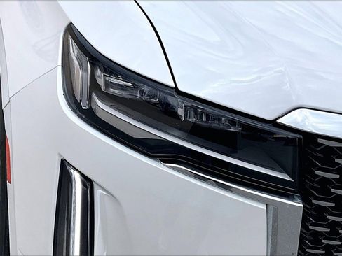 Used 2024 Cadillac Escalade ESV Premium Luxury image 30