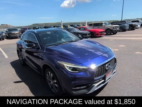 Used 2017 INFINITI QX30 Premium w/ Navigation Package AWD/4WD image 3