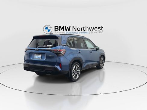 Used 2025 Subaru Forester Touring AWD/4WD image 3