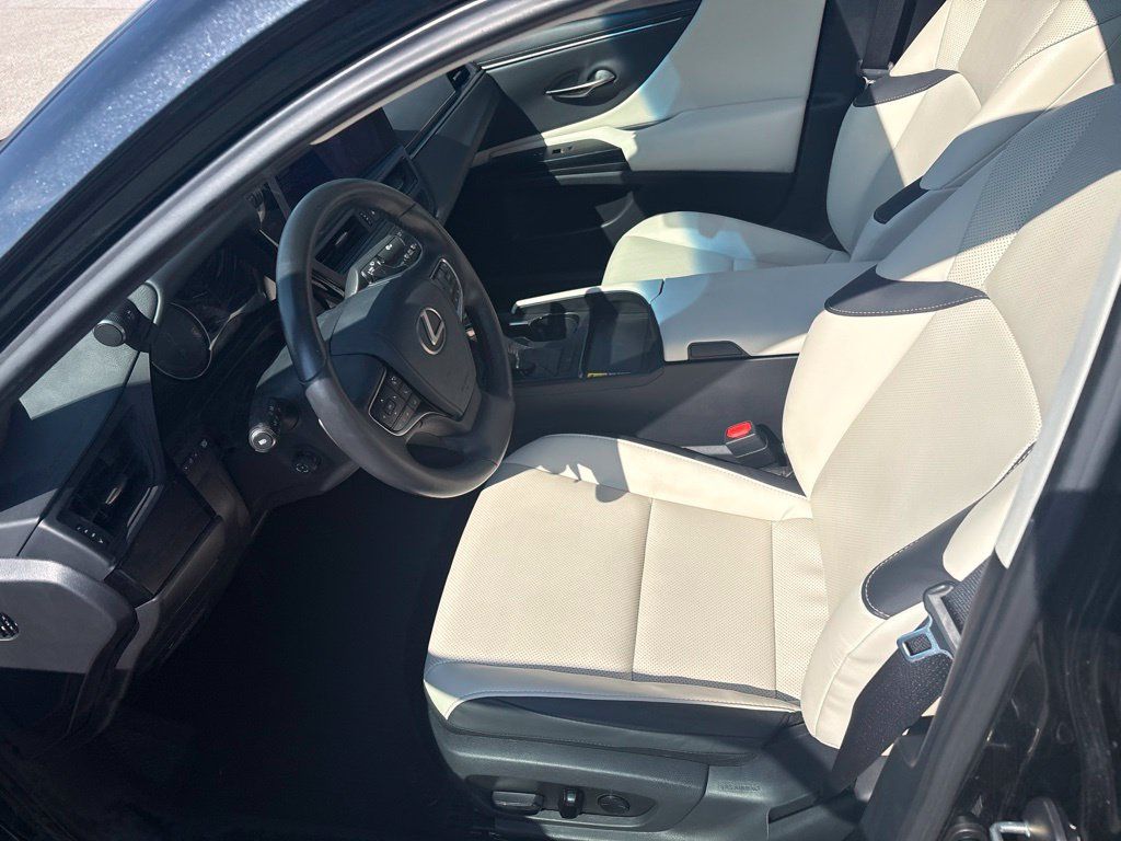 Used 2025 Lexus ES 350 w/ Premium Package FWD image 17
