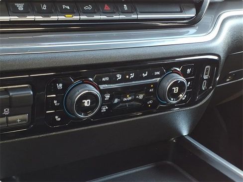 Used 2024 Chevrolet Silverado 2500 High Country w/ High Country Premium Package image 12