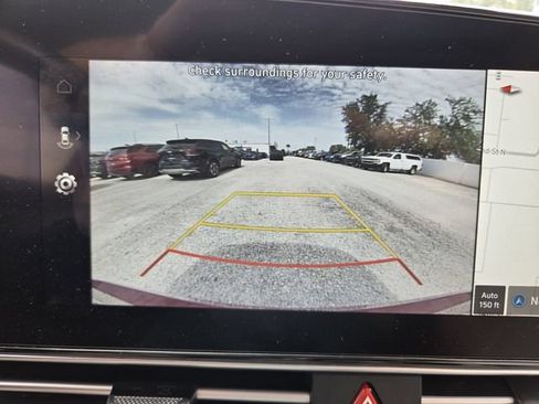 Used 2025 Hyundai Elantra Limited FWD image 24