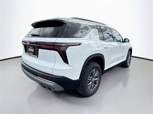 New 2026 Chevrolet Traverse LT w/ LPO, Floor Liner Package image 7
