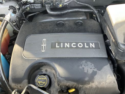 Used 2013 Lincoln MKX Base image 22