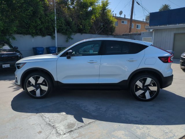 Used 2023 Volvo C40 P8 Recharge Plus w/ Climate Package AWD/4WD image 6