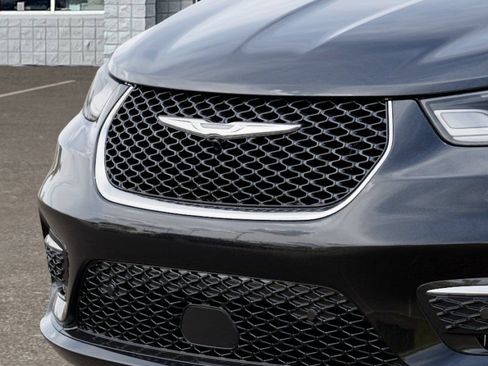 New 2026 Chrysler Pacifica Limited AWD/4WD image 14