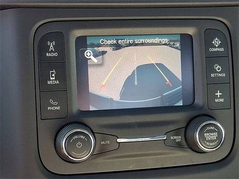 Used 2024 RAM 2500 Tradesman w/ Chrome Appearance Group image 17