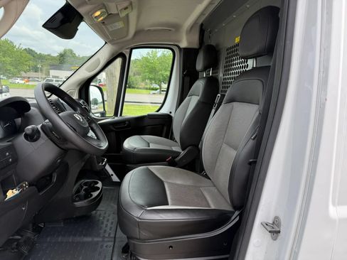 Used 2023 RAM ProMaster 2500 FWD image 11