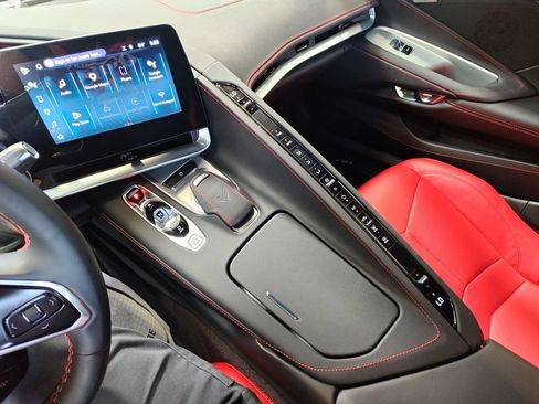 Certified 2025 Chevrolet Corvette Stingray Coupe w/ 1LT RWD image 18