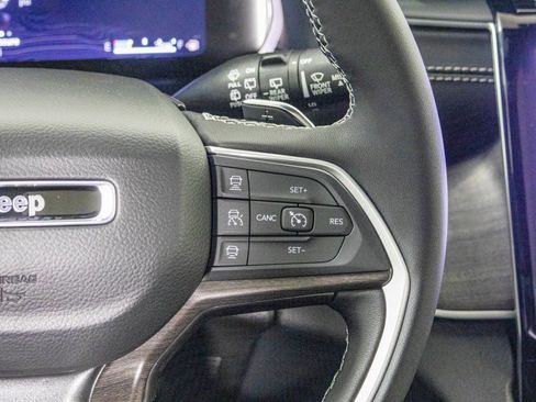 New 2025 Jeep Grand Cherokee Limited image 31