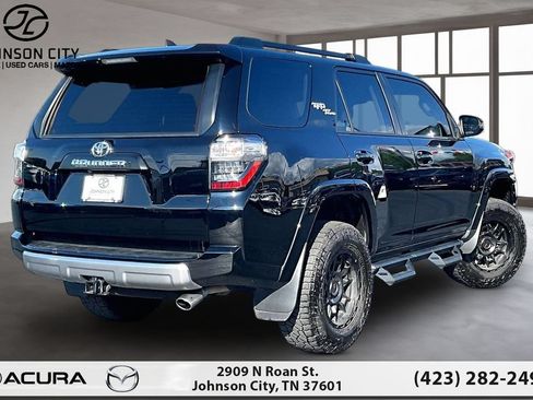 Used 2023 Toyota 4Runner TRD Off-Road Premium w/ Off Road Premium Plus Package AWD/4WD image 2