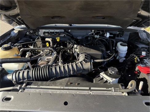 Used 2010 Ford Ranger XLT image 11