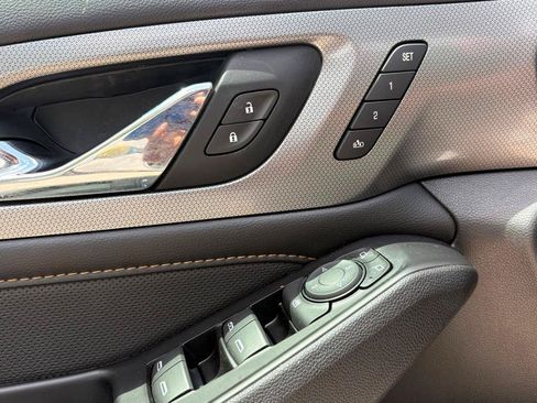 Used 2018 Chevrolet Traverse Premier w/ LPO, Floor Liner Package FWD image 21