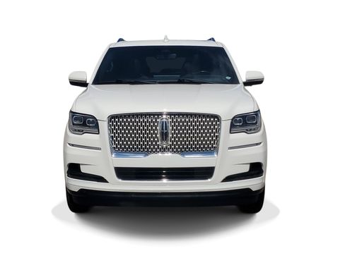 Used 2023 Lincoln Navigator L Reserve AWD/4WD image 2