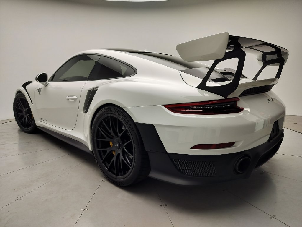 Used 2018 Porsche 911 GT2 RS RWD image 3