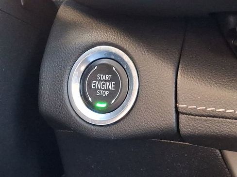 Used 2023 Buick Envision Essence image 22