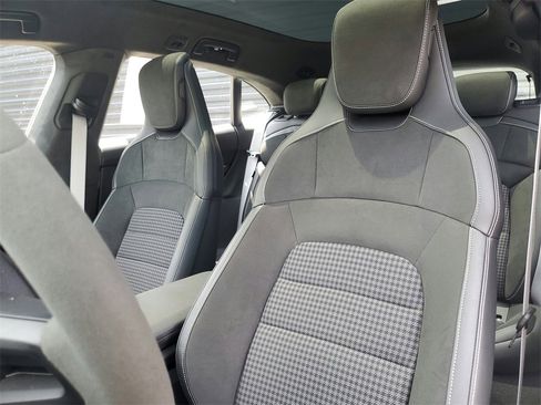 Used 2025 Porsche Taycan 4S image 34