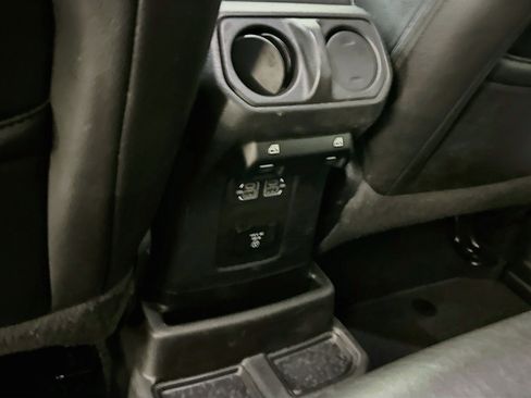 Used 2023 Jeep Wrangler Unlimited Sahara AWD/4WD image 28