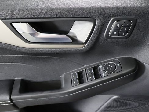 Used 2022 Ford Escape SEL w/ Technology Package image 31