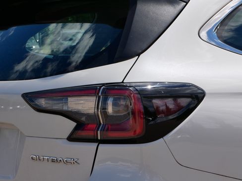 Certified 2021 Subaru Outback AWD/4WD image 17