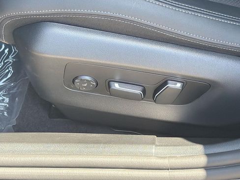 Used 2025 BMW 530i RWD image 21
