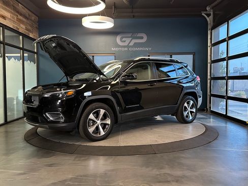 Used 2020 Jeep Cherokee Limited w/ Technology Group AWD/4WD image 23