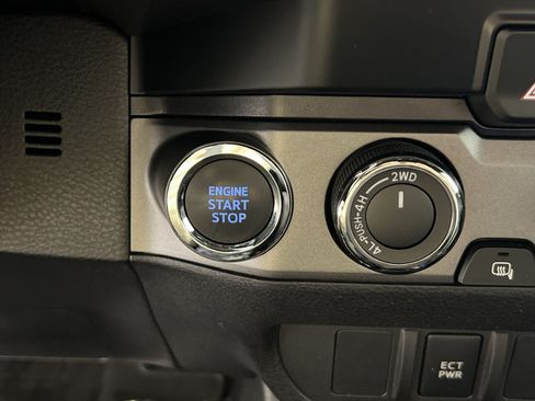 Used 2023 Toyota Tacoma TRD Sport w/ Black Out Package (TMS) AWD/4WD image 32