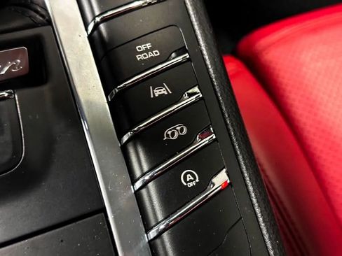 Used 2018 Porsche Macan Sport Edition AWD/4WD image 49