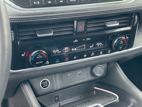 Certified 2023 Nissan Rogue Platinum w/ Platinum Premium Package image 17